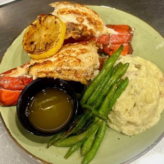 Jumpin' Shrimp on the Virginia Beach Oceanfront, Boardwalk, Seafood Boil Happy Hour